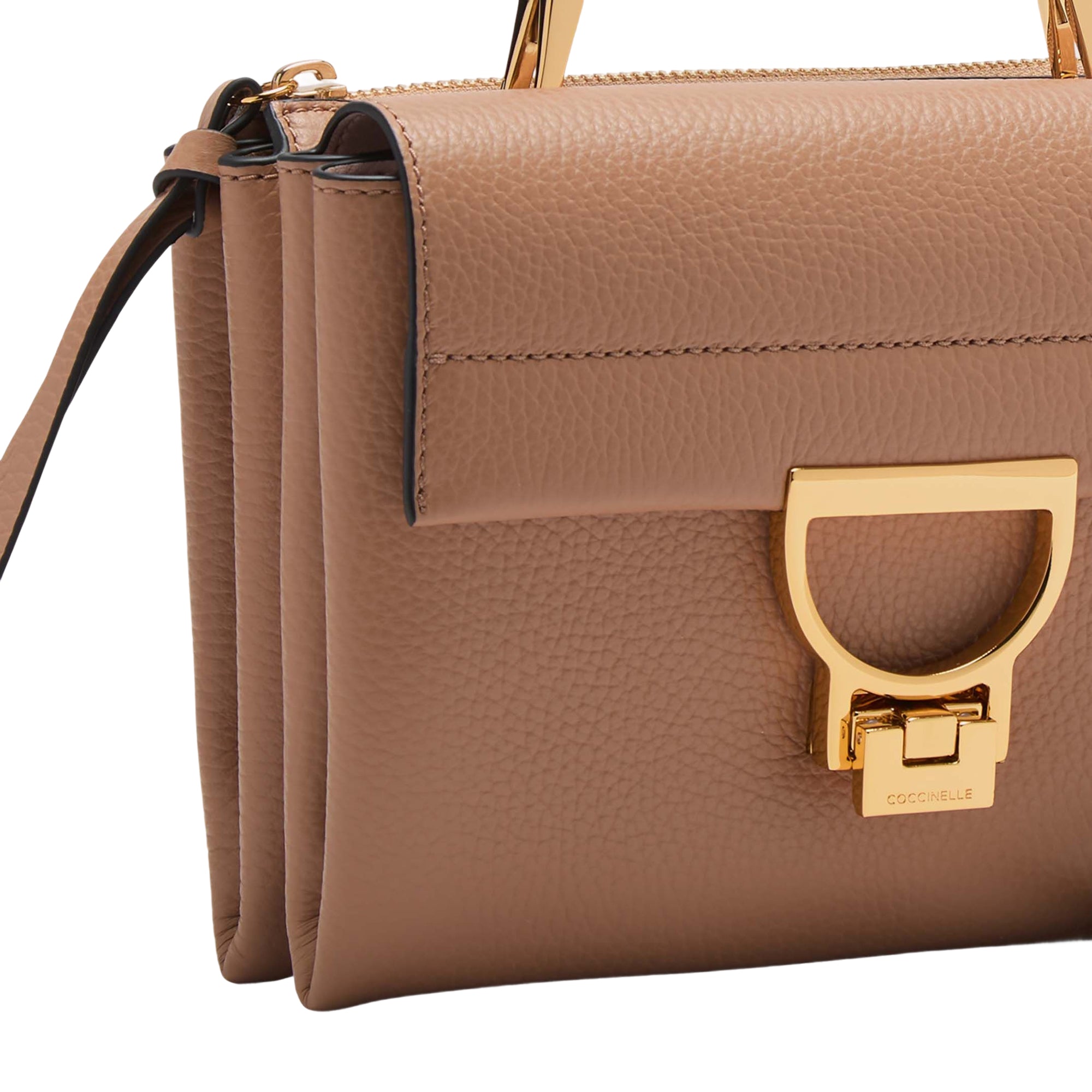 Sac à main pour femme avec bandoulière marron en cuir véritable, Arlettis Small par COCCINELLE