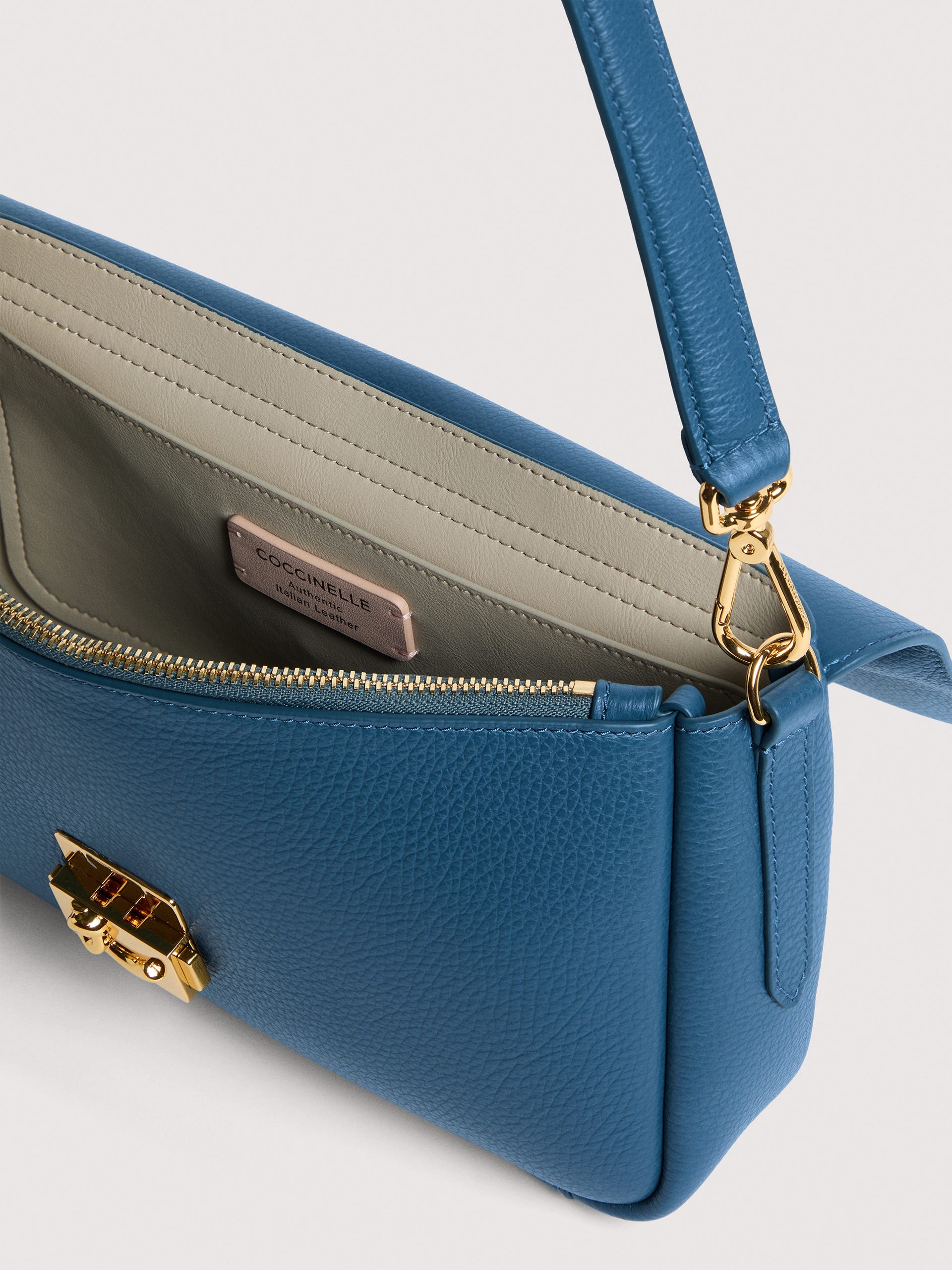 Coccinelle Borsa a Tracolla Pelle Donna Blu Chiusura a Scatto Borse - vista 4