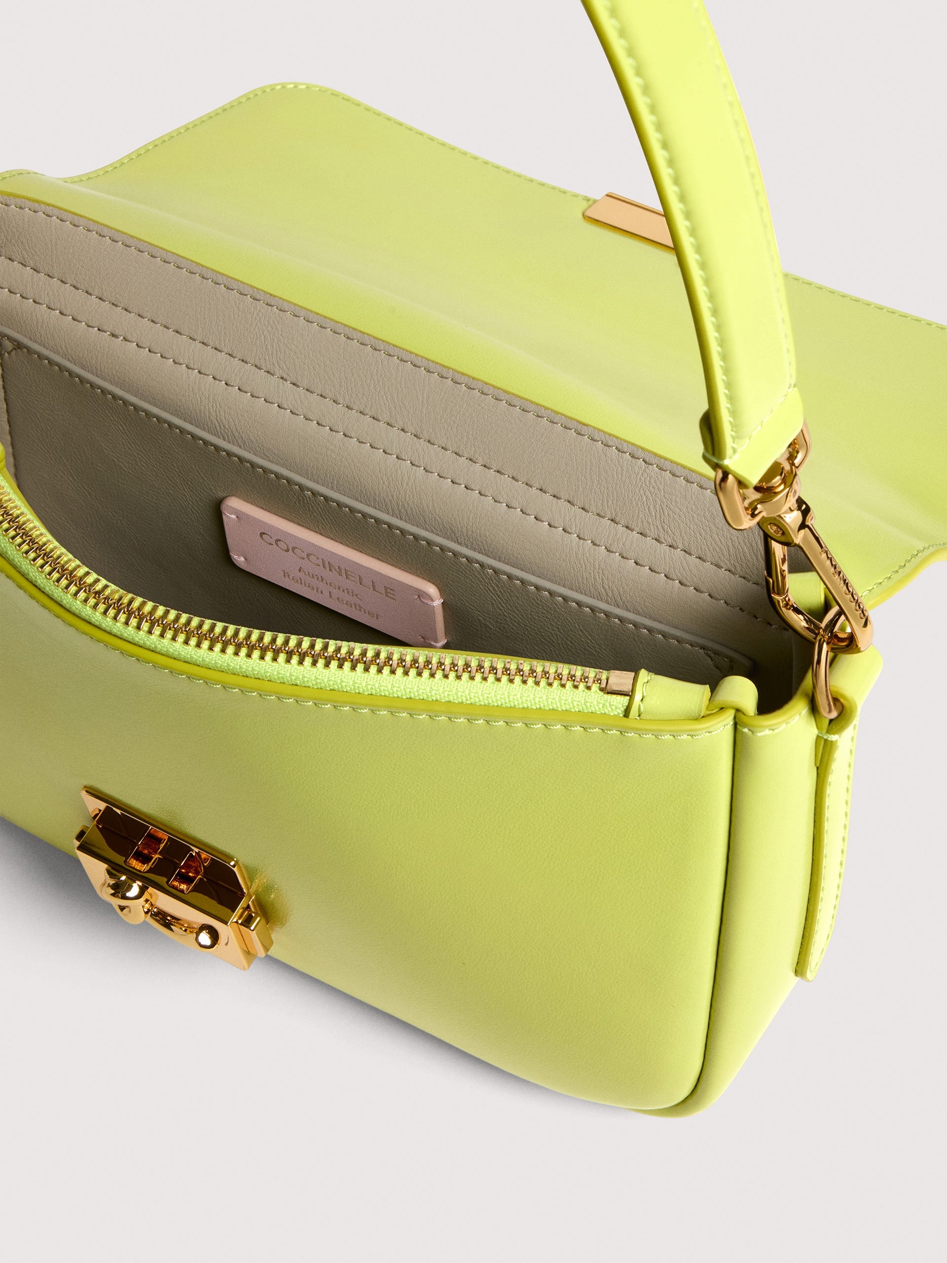 Coccinelle Borsa a Tracolla Pelle Donna Verde Logo Borse - vista 4