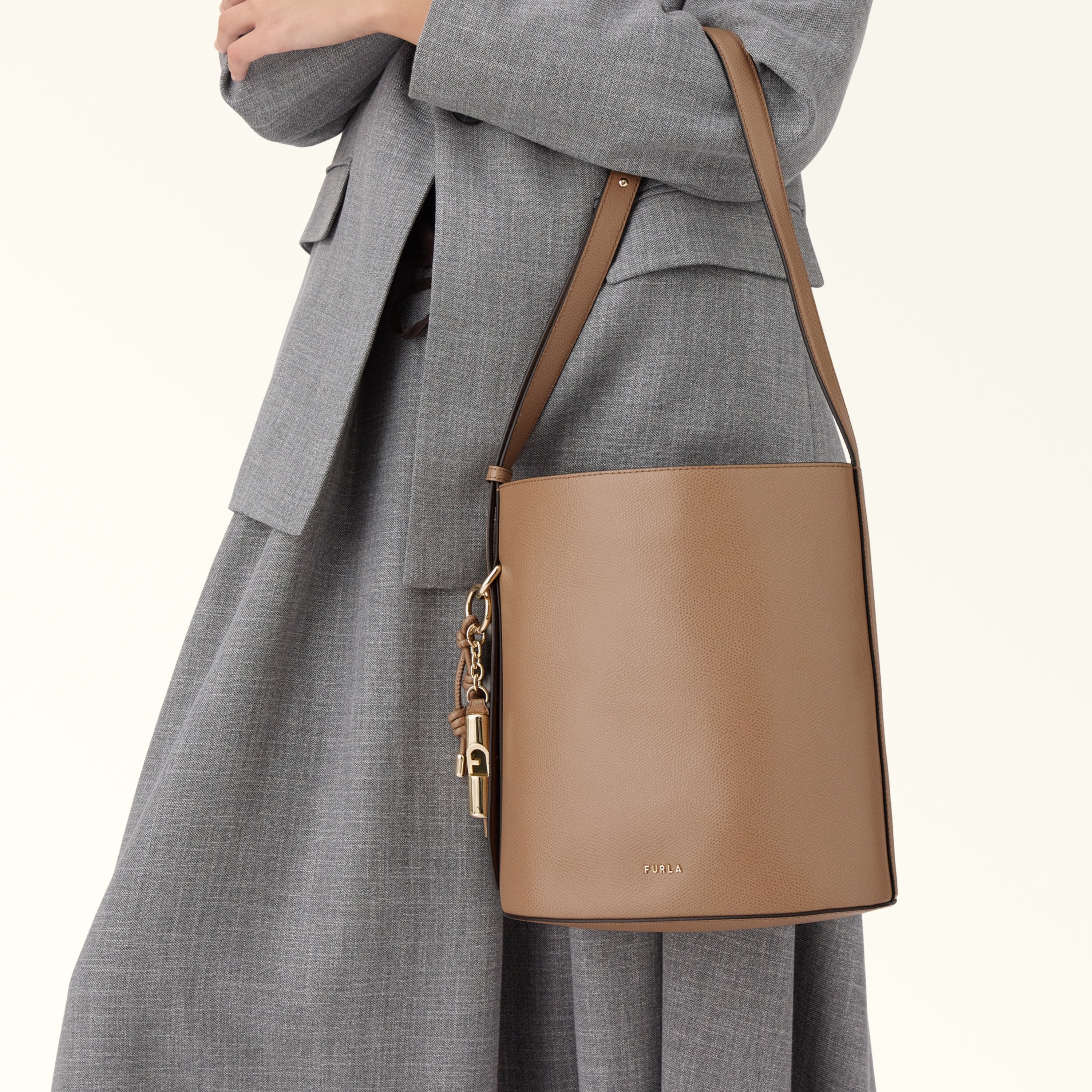 Furla Borsa Donna Marrone Tracolla Pelle Roxie Logo