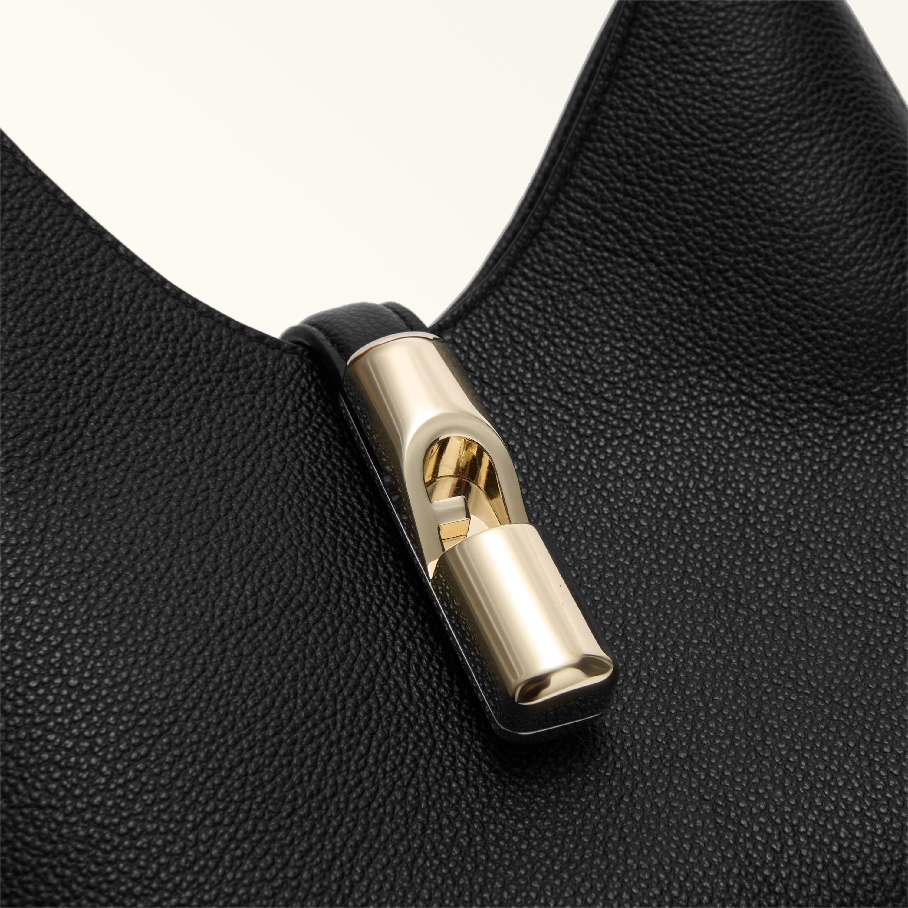 Furla Sac à épaule Femme Noir Cuir Goccia Logo