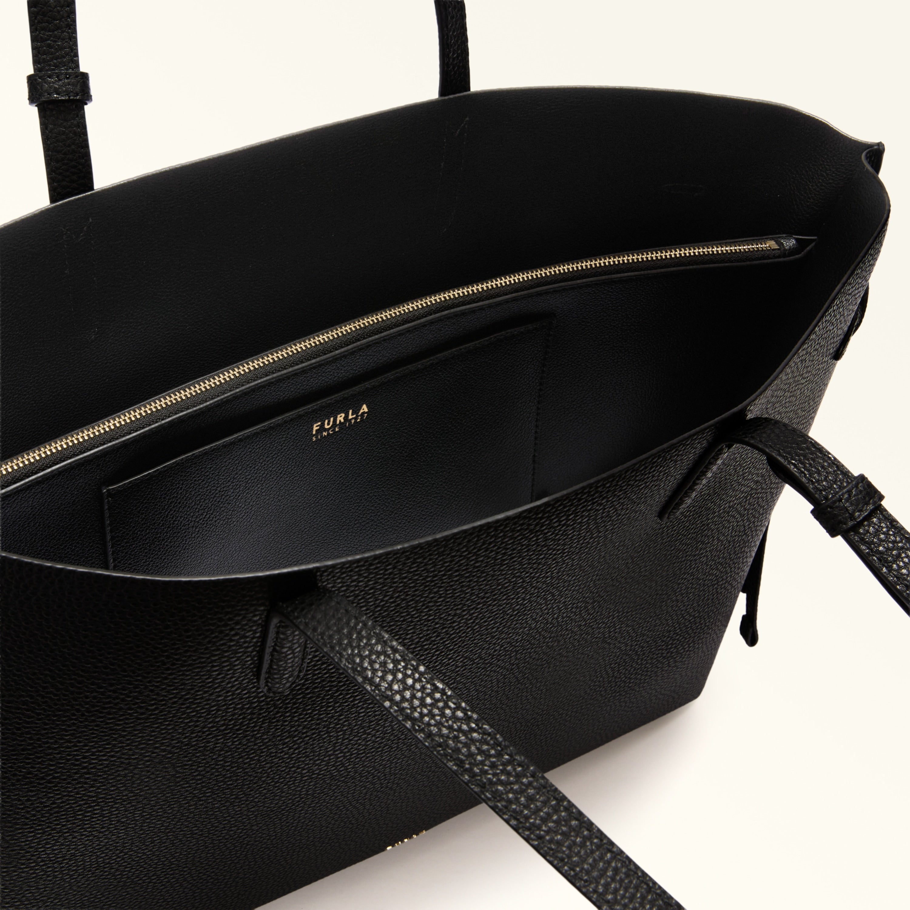 Furla Sac à épaule Femme Noir Cuir Ava Logo