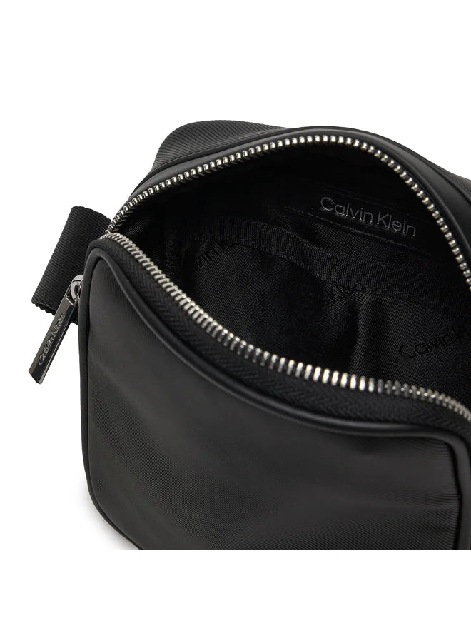 CALVIN KLEIN Borsello Uomo Nero con Tracolla e Portamonete Removibile