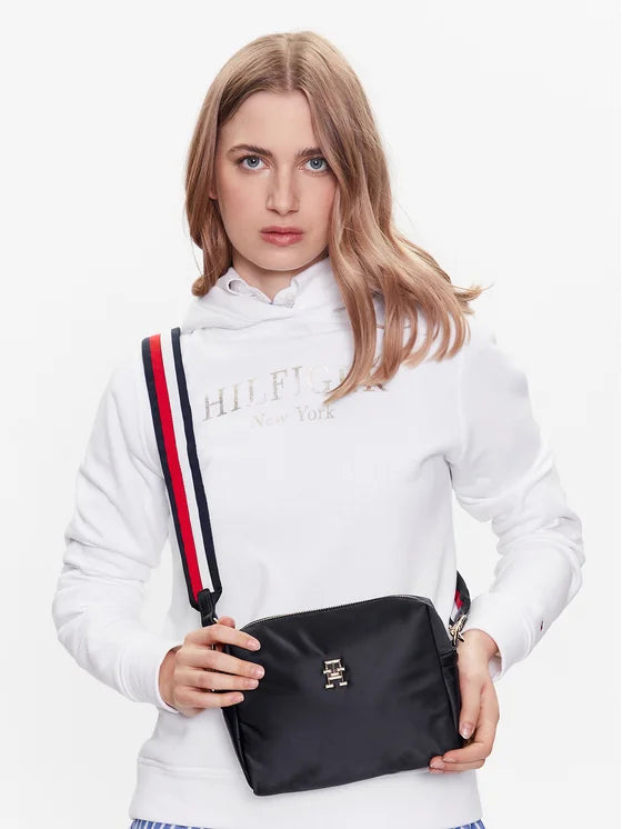 Tommy Hilfiger Kabelka s ramenním popruhem pro ženy modrá logo