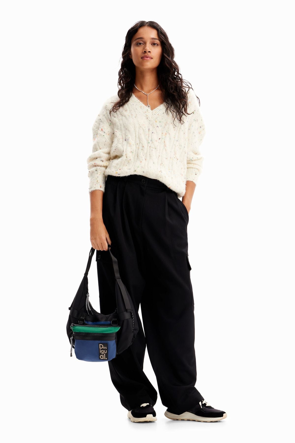 Desigual Maglione Donna Bianco con Scollo a V e Dettagli a Contrasto