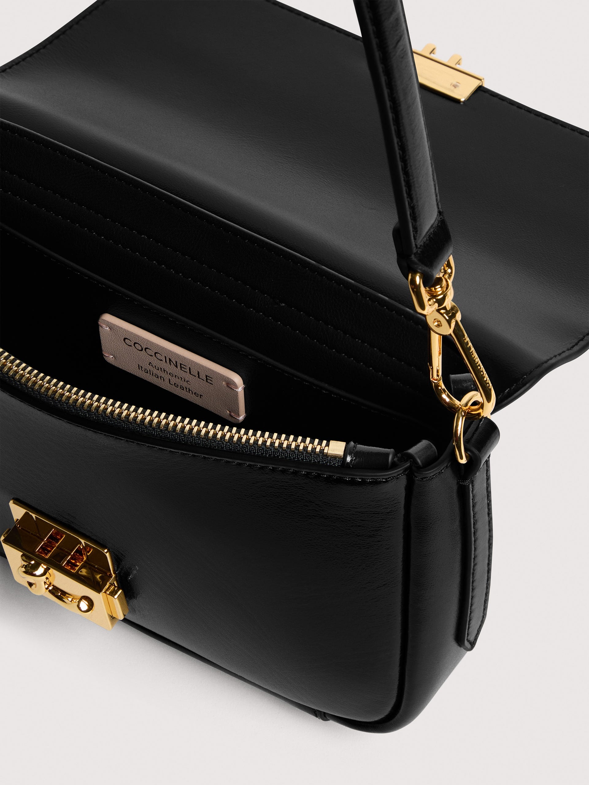 Coccinelle Borsa a Tracolla Pelle Donna Nera Logo Borse nero - vista 4