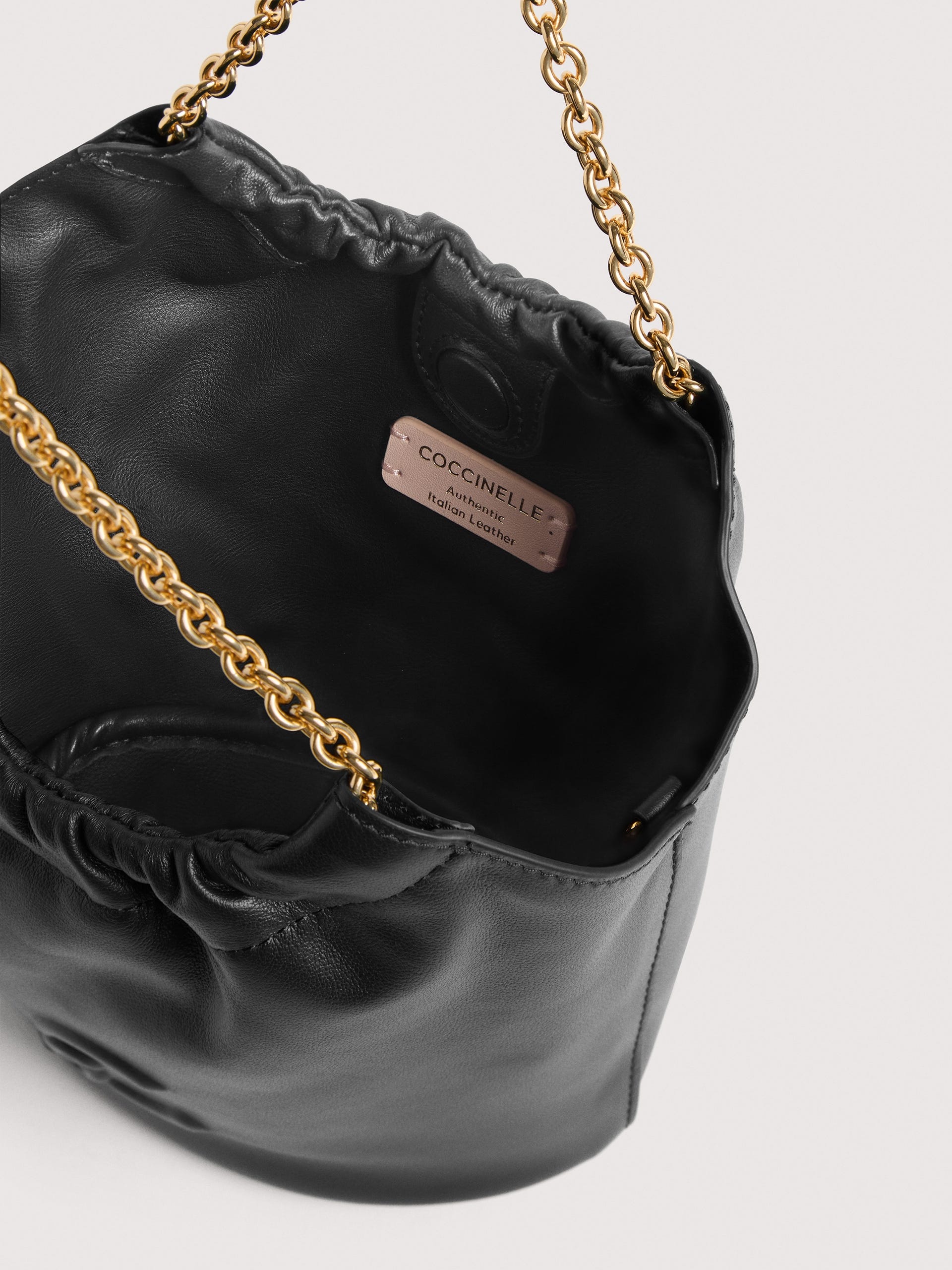 Coccinelle Borsa a Tracolla Pelle Donna Nera Logo Borse nero - vista 4