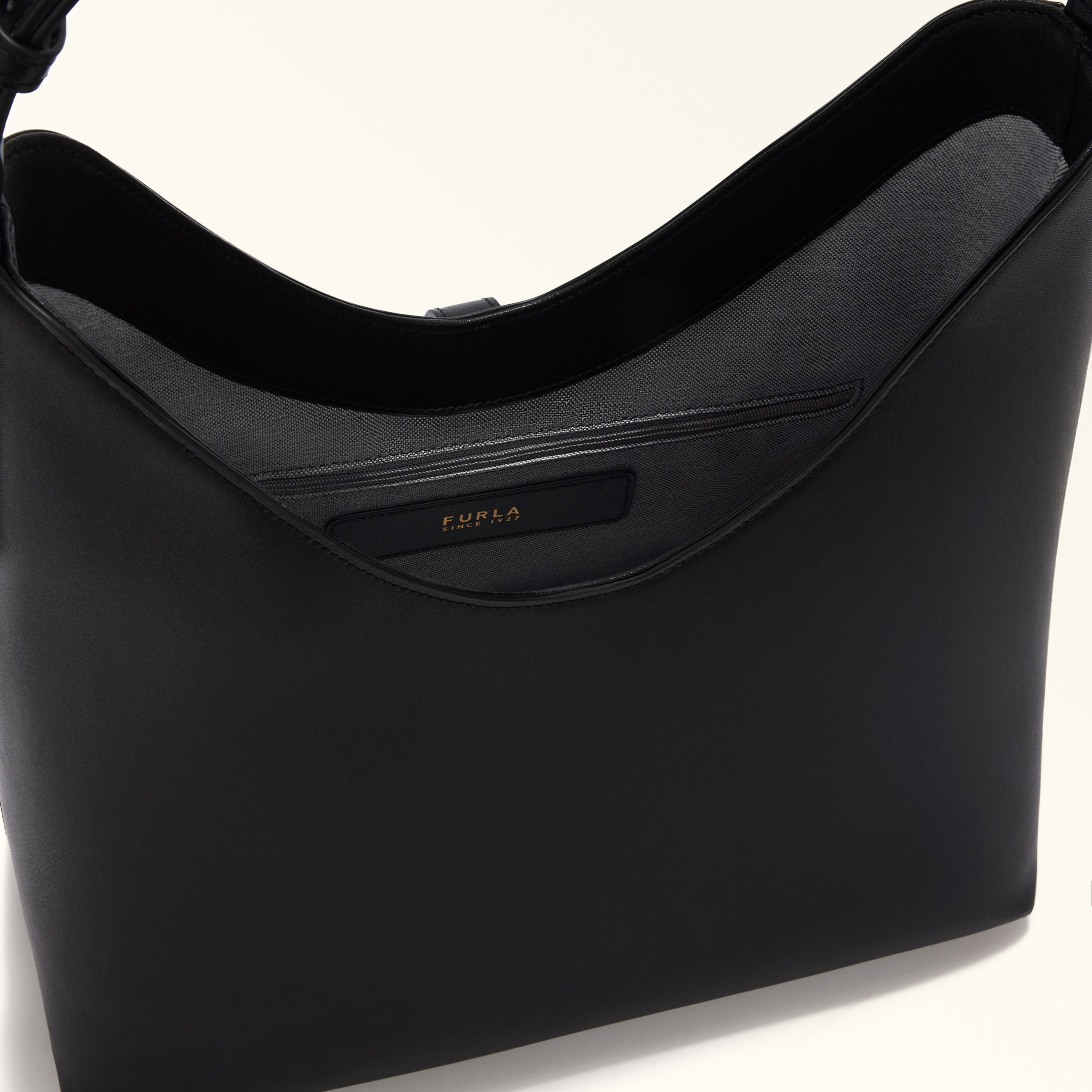 Furla Sac à épaule Femme Noir Cuir Goccia Logo