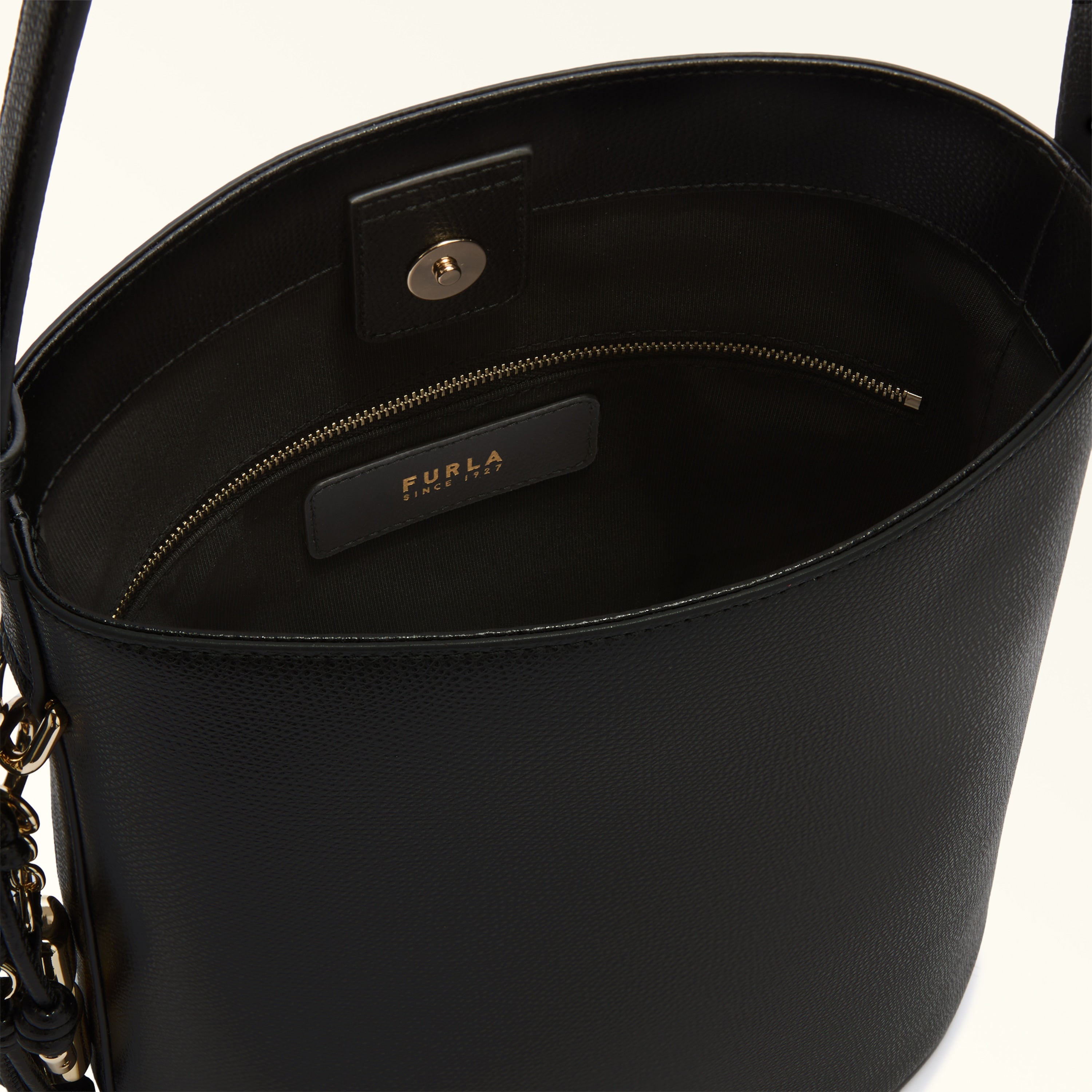 Furla Sac Femme Noir Bandoulière Cuir Roxie Logo