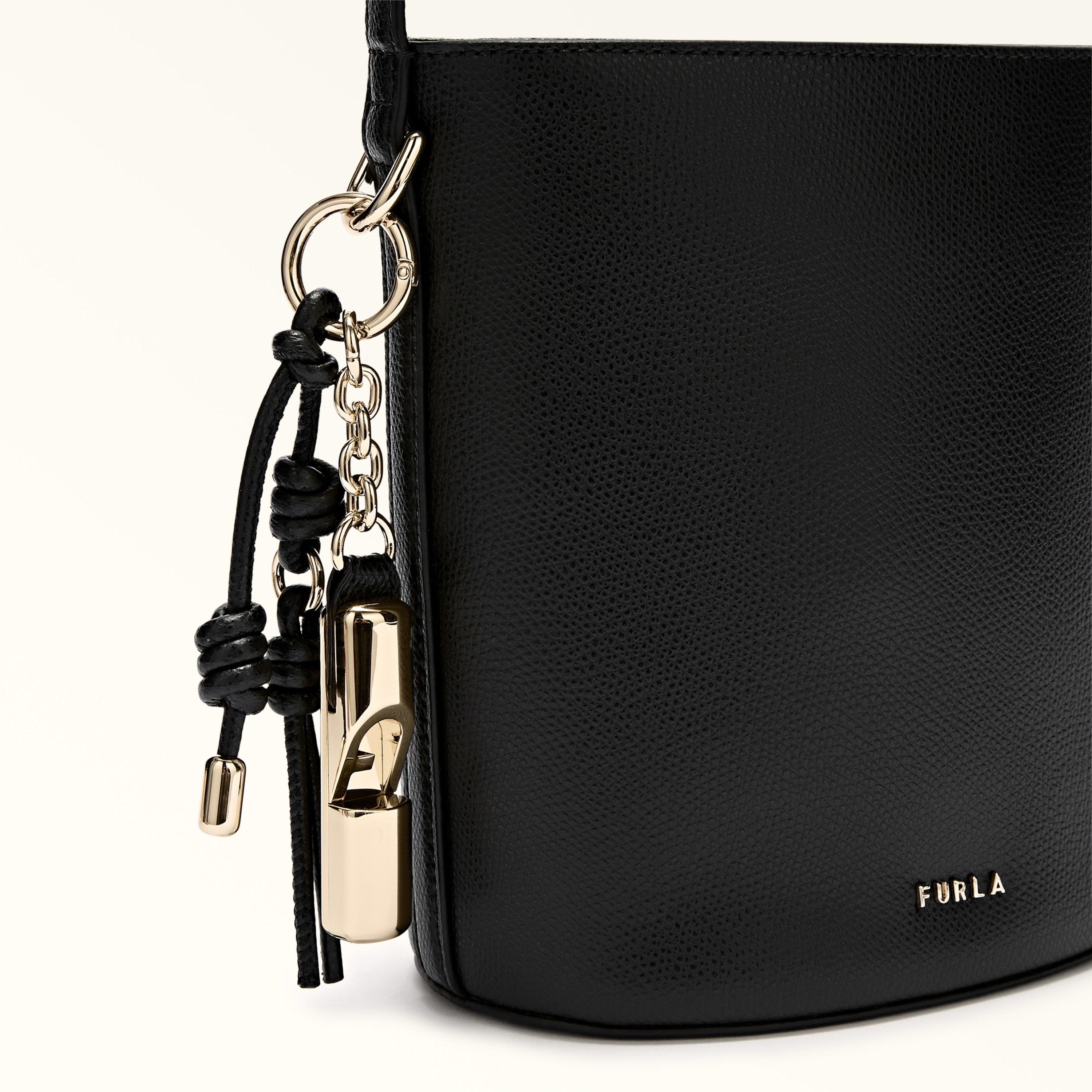 Furla Sac Femme Noir Bandoulière Cuir Roxie Bucket Logo