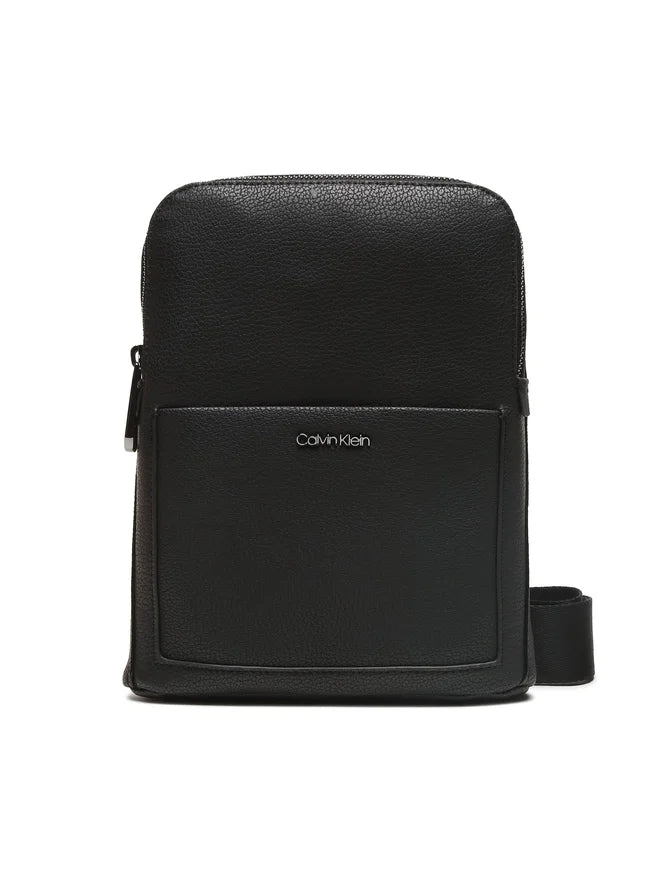CALVIN KLEIN Borsello Uomo Nero con Tracolla Regolabile e Logo