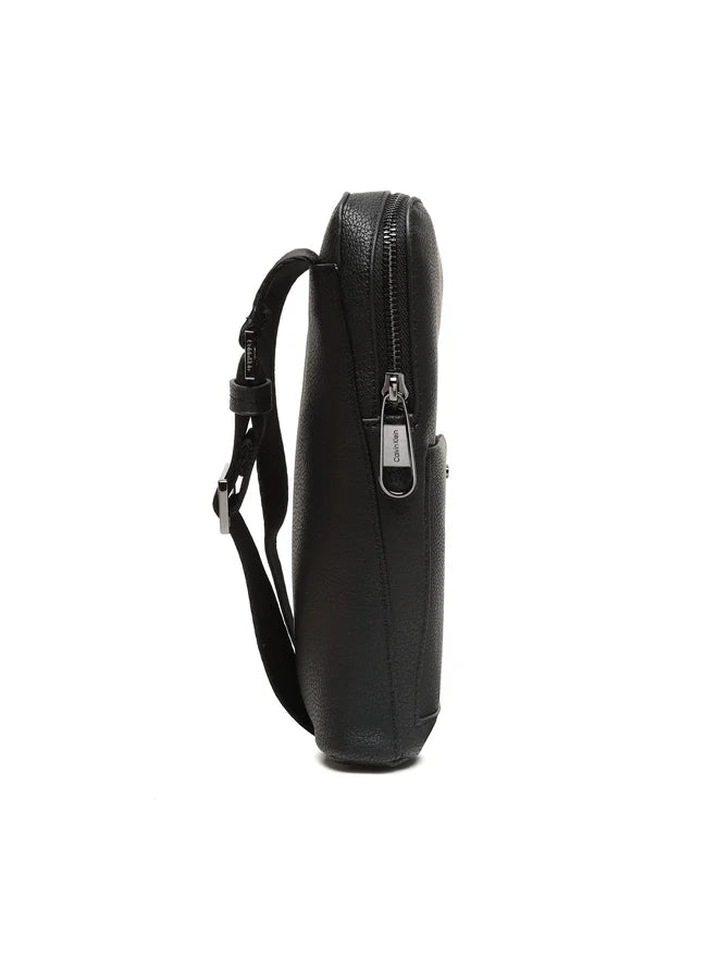 CALVIN KLEIN Borsello Uomo Nero con Tracolla Regolabile e Logo - vista 3