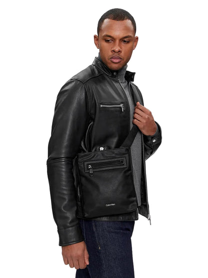 CALVIN KLEIN Borsello Uomo Nero con Tracolla Regolabile e Logo - vista 2