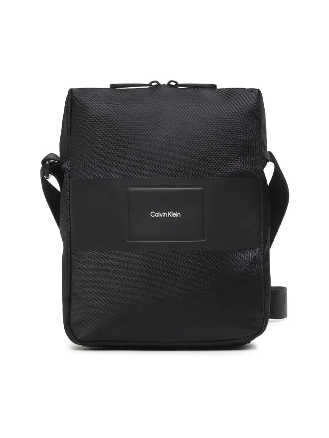 CALVIN KLEIN Borsello Uomo Nero con Tracolla Regolabile e Logo - foto prodotto