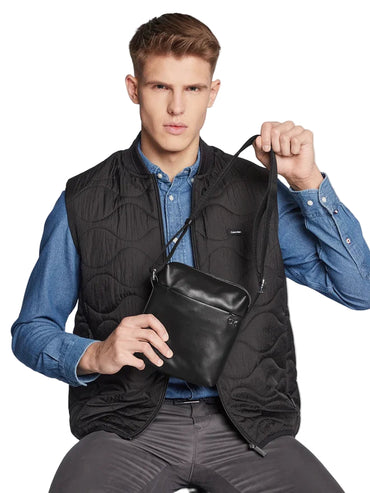 CALVIN KLEIN Borsello Uomo Nero con Tracolla Regolabile e Logo - vista 2