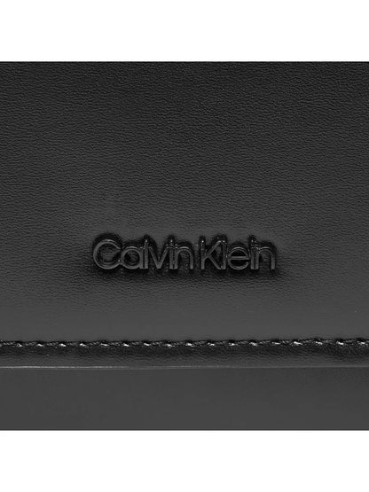 CALVIN KLEIN Borsello Uomo Nero con Tracolla Regolabile e Chiusura Magnetica - vista 3
