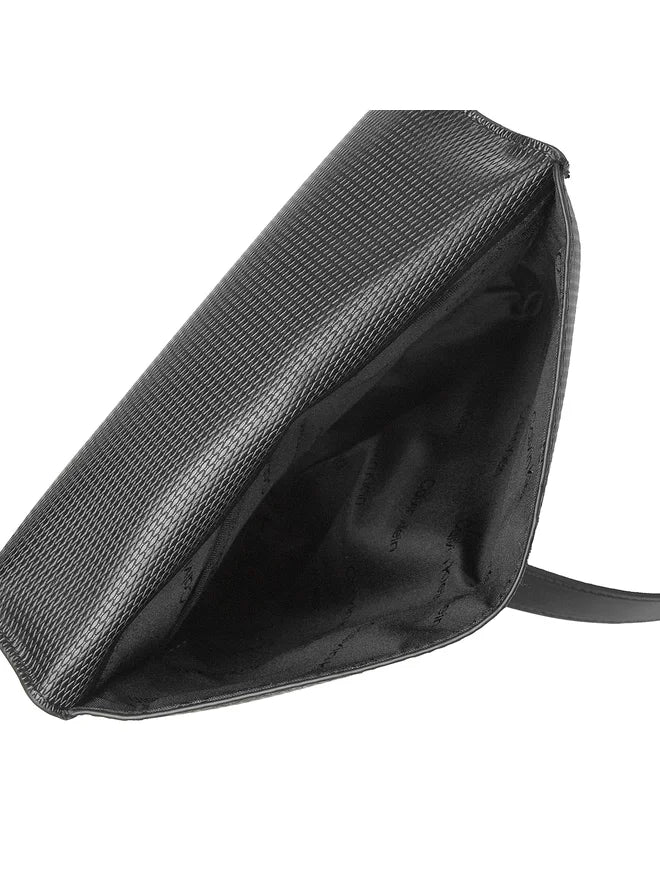 CALVIN KLEIN Borsello Uomo Nero con Tracolla Regolabile e Chiusura Automatica - vista 5