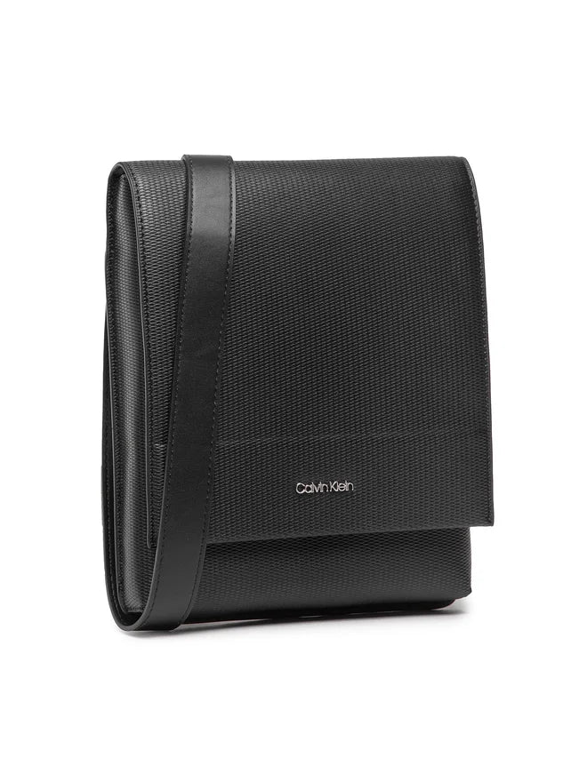 CALVIN KLEIN Borsello Uomo Nero con Tracolla Regolabile e Chiusura Automatica
