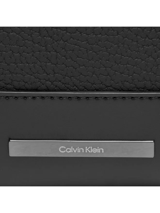 CALVIN KLEIN Borsello Uomo Nero con Tracolla Regolabile e Logo - vista 3