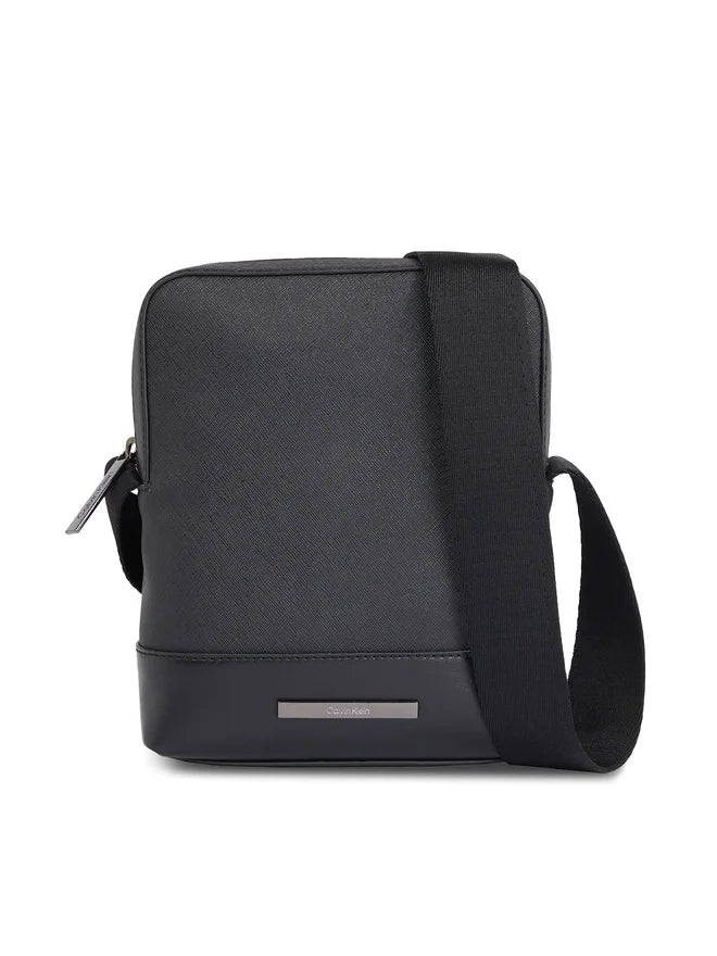 CALVIN KLEIN Borsello Uomo Nero con Tracolla Regolabile e Logo