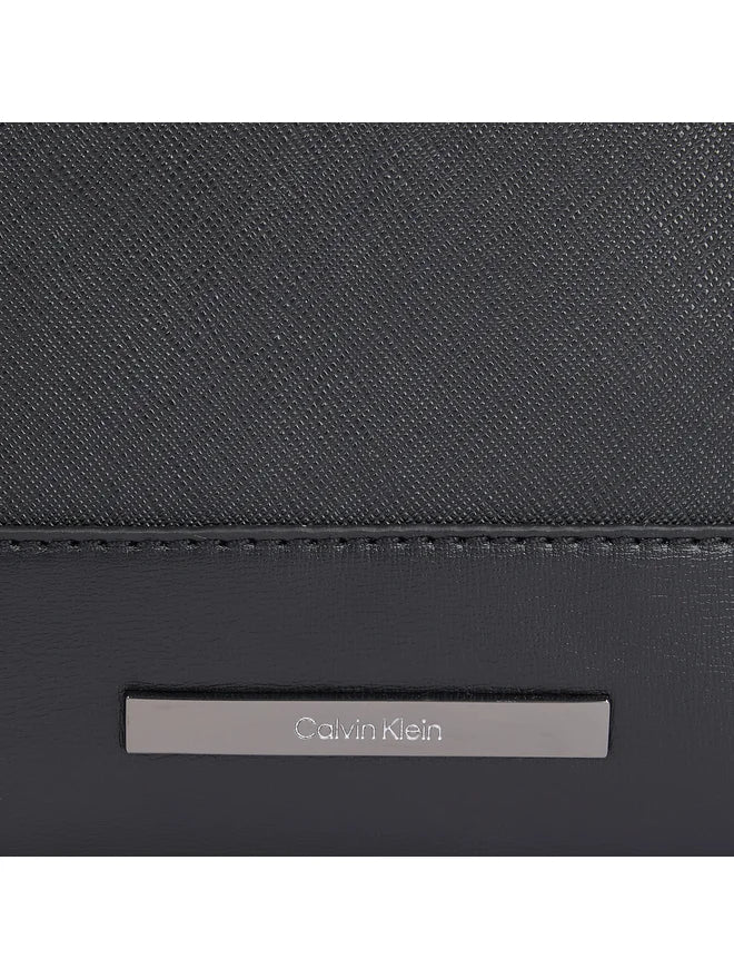 CALVIN KLEIN Borsello Uomo Nero con Tracolla Regolabile e Logo - vista 3