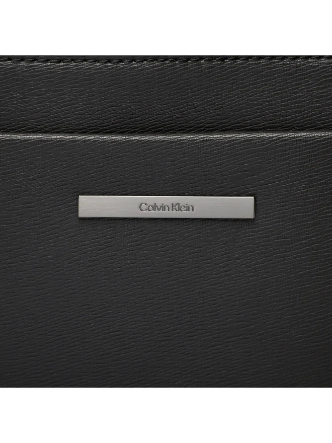 CALVIN KLEIN Borsello Uomo Nero con Tracolla Regolabile e Logo - vista 3