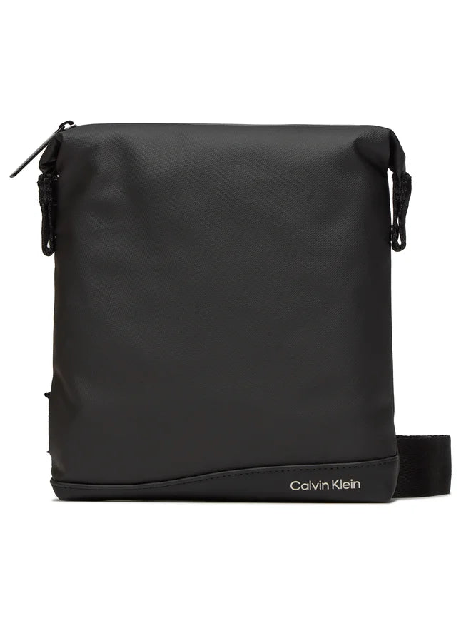 CALVIN KLEIN Borsello Uomo Nero con Tracolla Regolabile e Logo