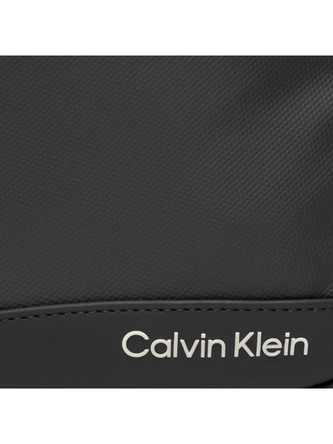 CALVIN KLEIN Borsello Uomo Nero con Tracolla Regolabile e Logo - vista 3