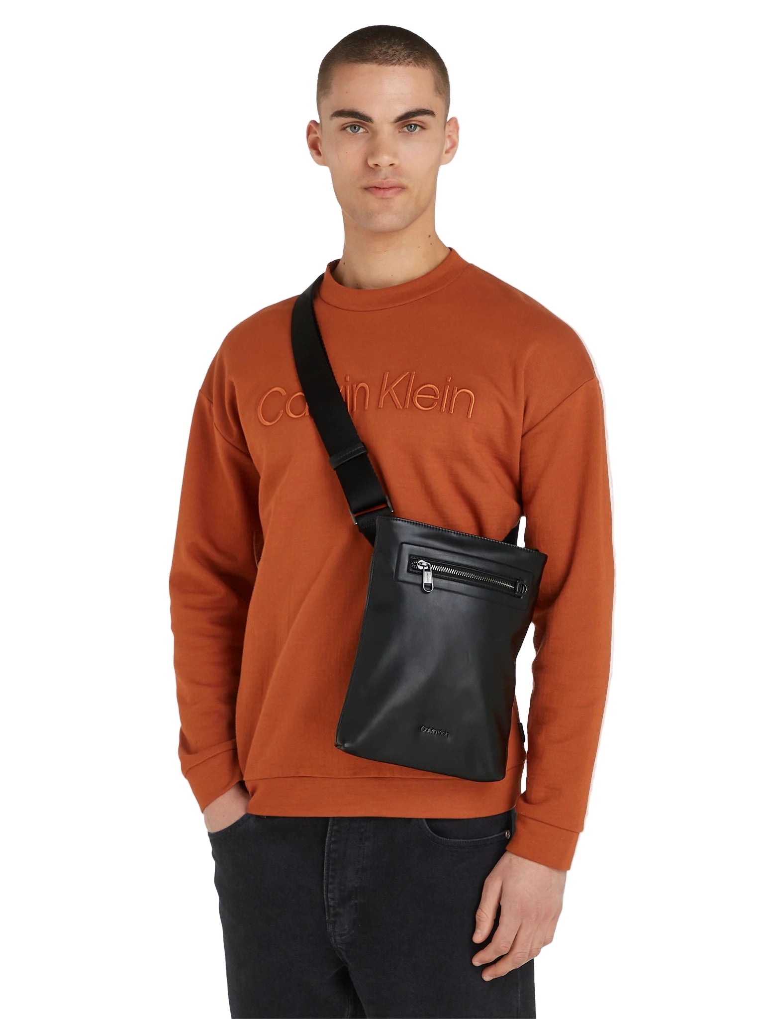 CALVIN KLEIN Borsello Uomo Nero con Tracolla Regolabile e Logo - vista 2