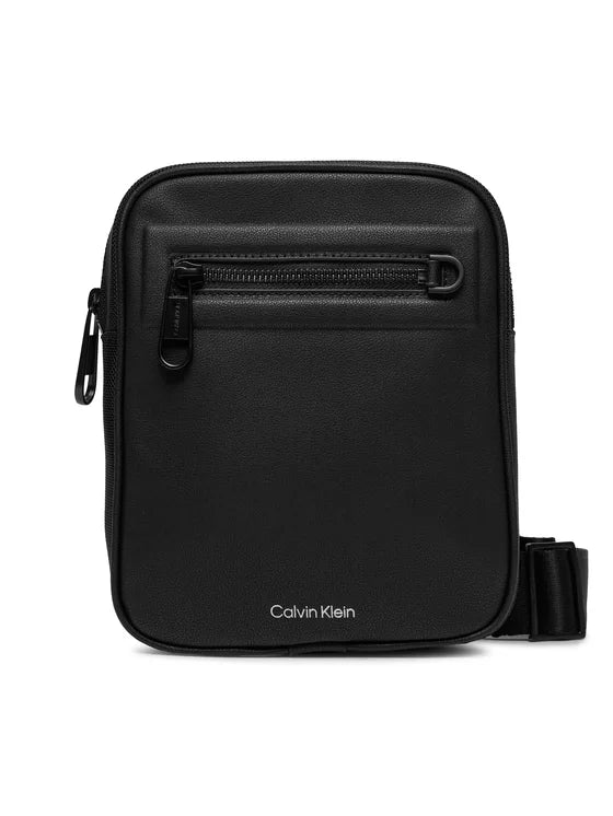 CALVIN KLEIN Borsello Uomo Nero con Tracolla Regolabile e Logo