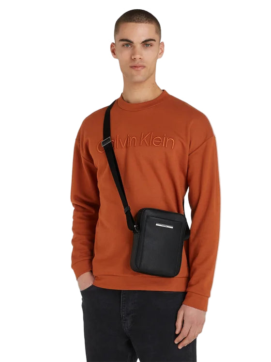 CALVIN KLEIN Borsello Uomo Nero con Tracolla Regolabile e Logo