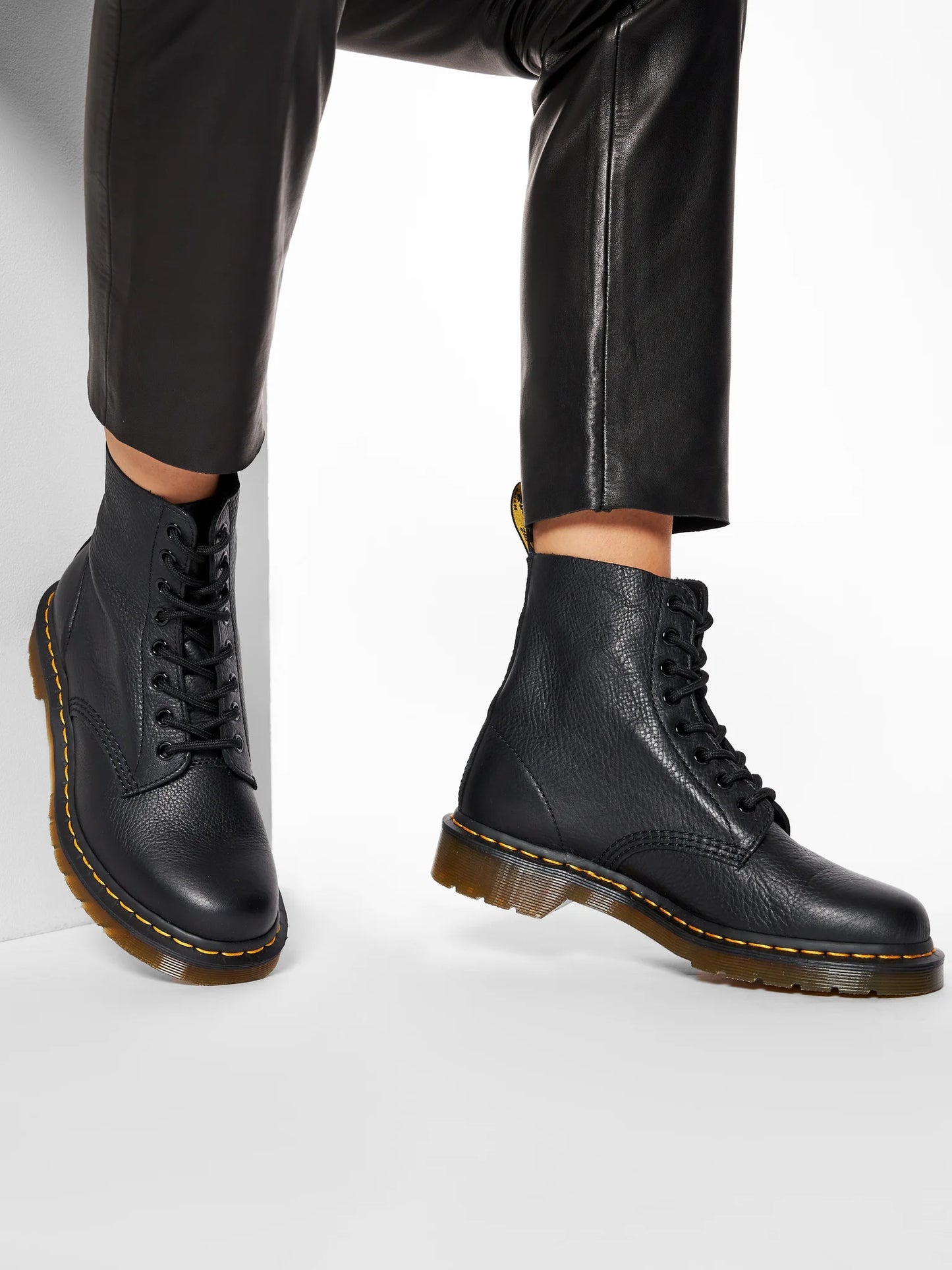 DR. MARTENS Stivaletti Donna Nero 1460 Pascal Virginia Dr.Martens - vista 2