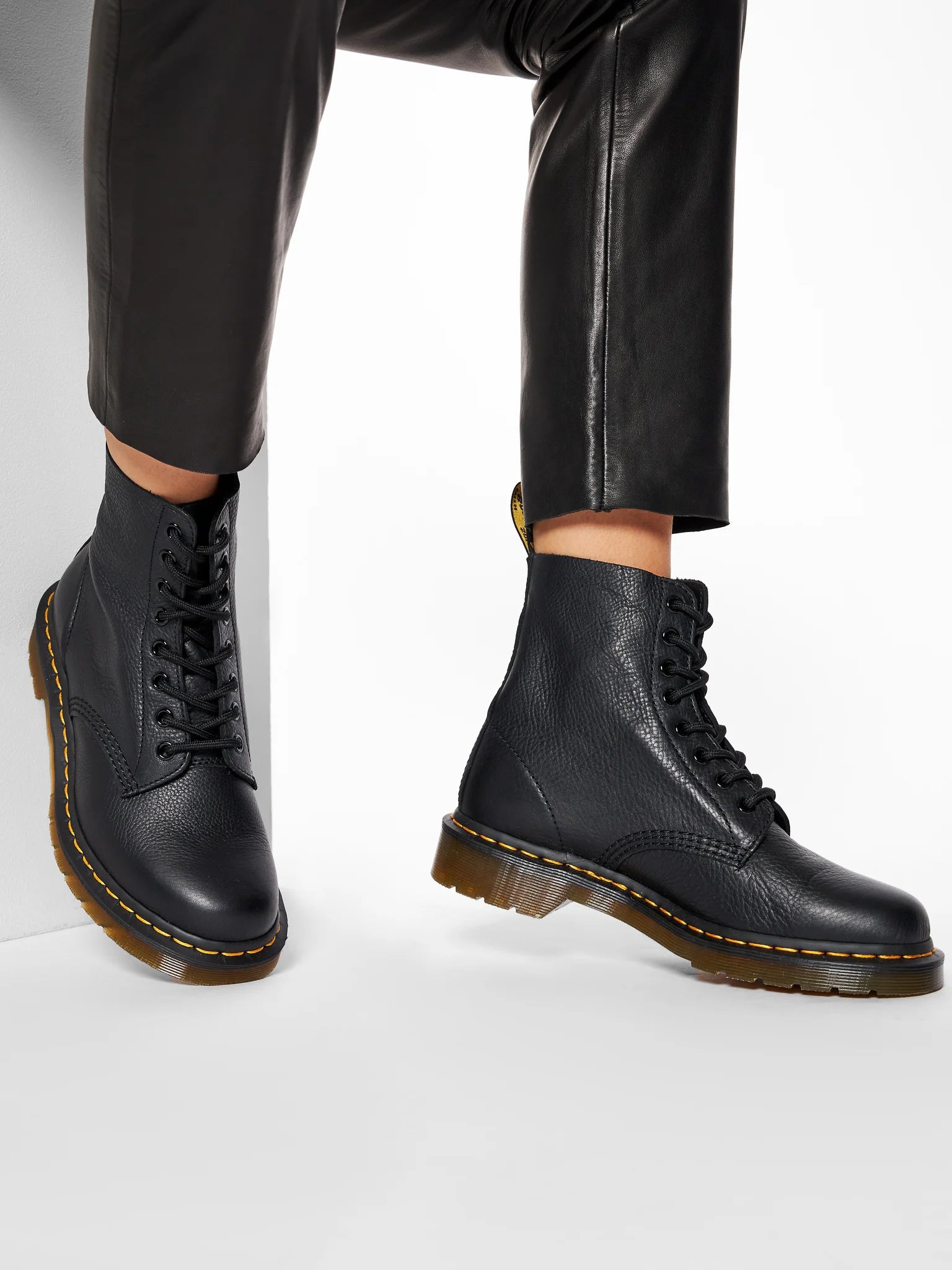 DR. MARTENS Stivaletti Donna Nero 1460 Pascal Virginia Dr.Martens - vista 2