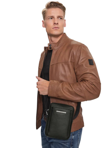CALVIN KLEIN Borsello Uomo Nero con Tracolla Regolabile e Logo - vista 2