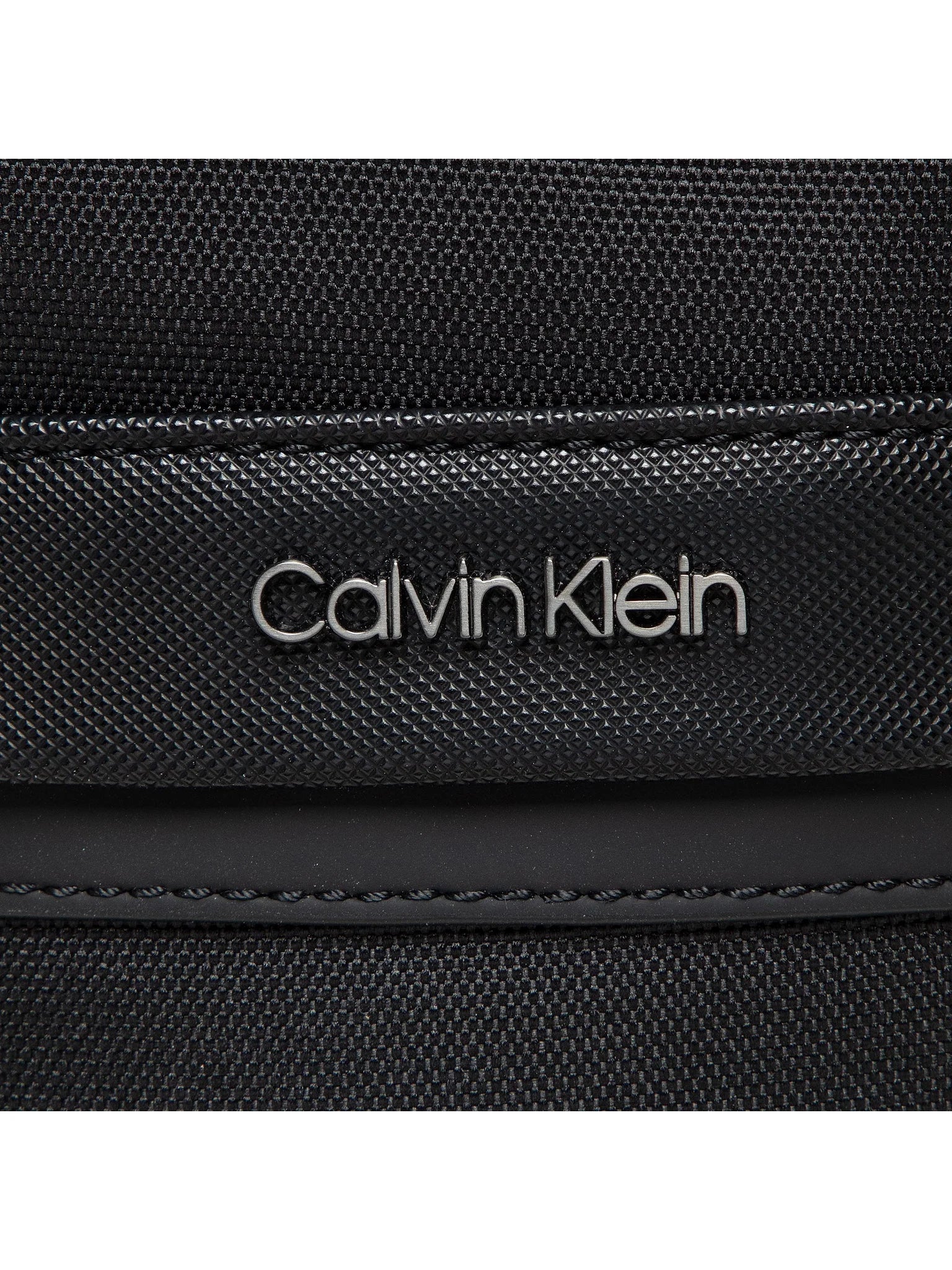 CALVIN KLEIN Borsello Uomo Nero con Tracolla Regolabile e Logo - vista 3